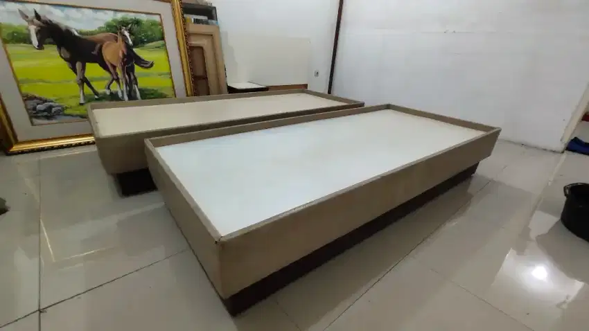 Dijual 1 Pcs Dipan Roda / Ranjang / Ukuran P200cm x L90cm 99 % Bagus