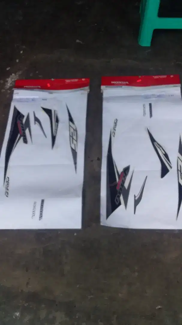 Sisa stiker samping kanan kiri Honda Vario 125 tahun 2014