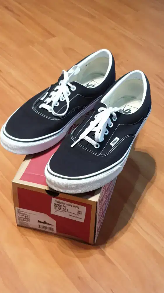 Sepatu Vans Era 44,5 / 11