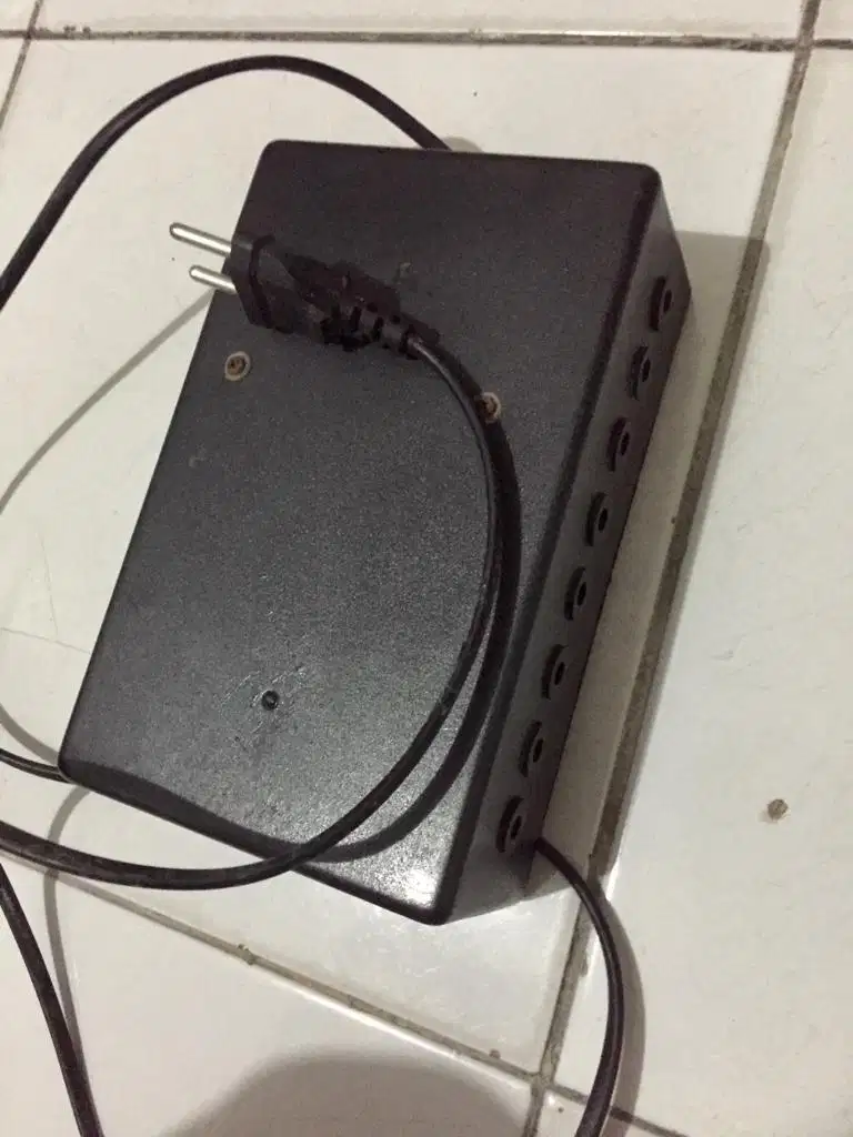 PSU Efek Gitar 3A. Untuk Banyak Efek Gitar