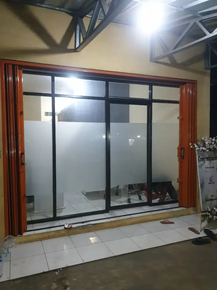 Spesialis almunium , kaca 1h jadi