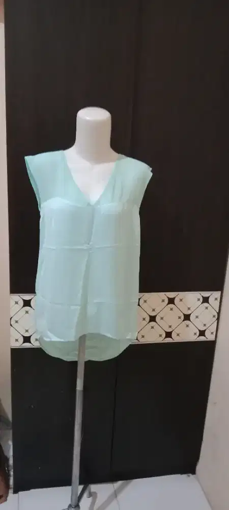 Atasan bershka branded