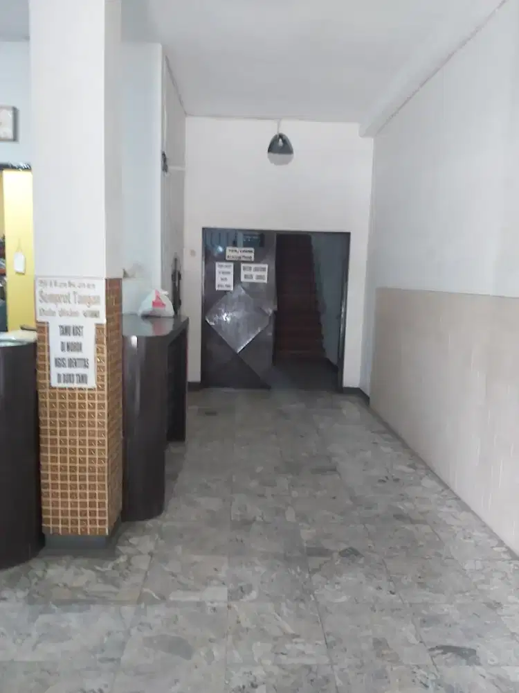 Dijual Cepat Tanah dan Bangunan 3 Lantai