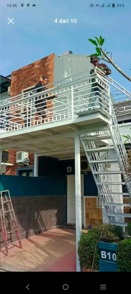 Mezzanine outdoor penambah ruang untuk bersantai