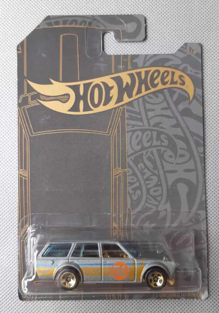 Hot wheels datsun wagon satin