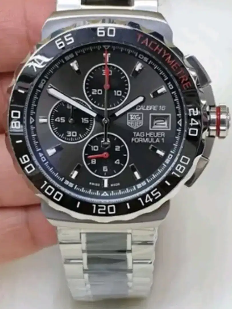 Jam tangan TAG HEUER