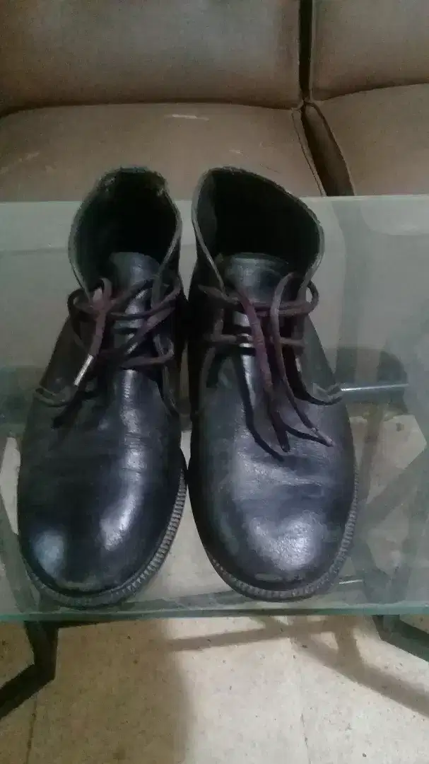 sepatu kulit abri warna hitam size 40.