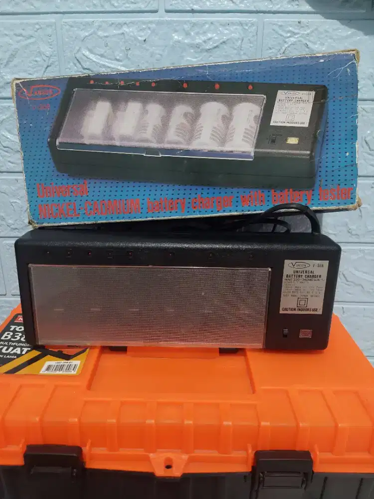 CHARGER VANSON VZ368 UNIVERSAL NICKEL - CADMIUM