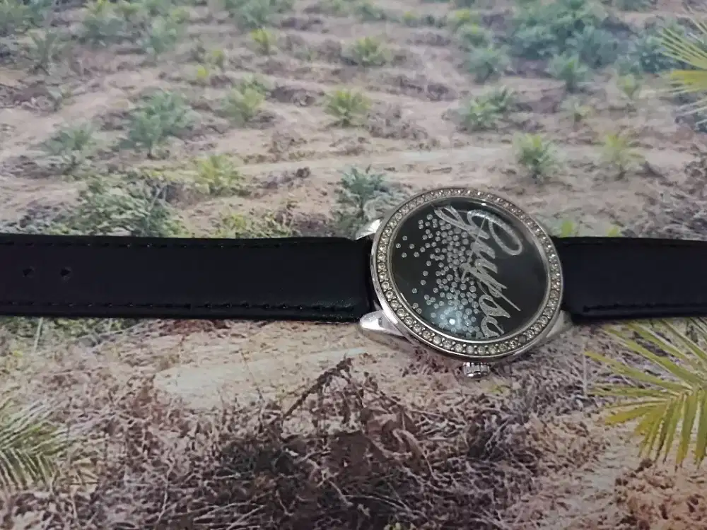 Jam Tangan Cewek Guess ke3 Quartz
