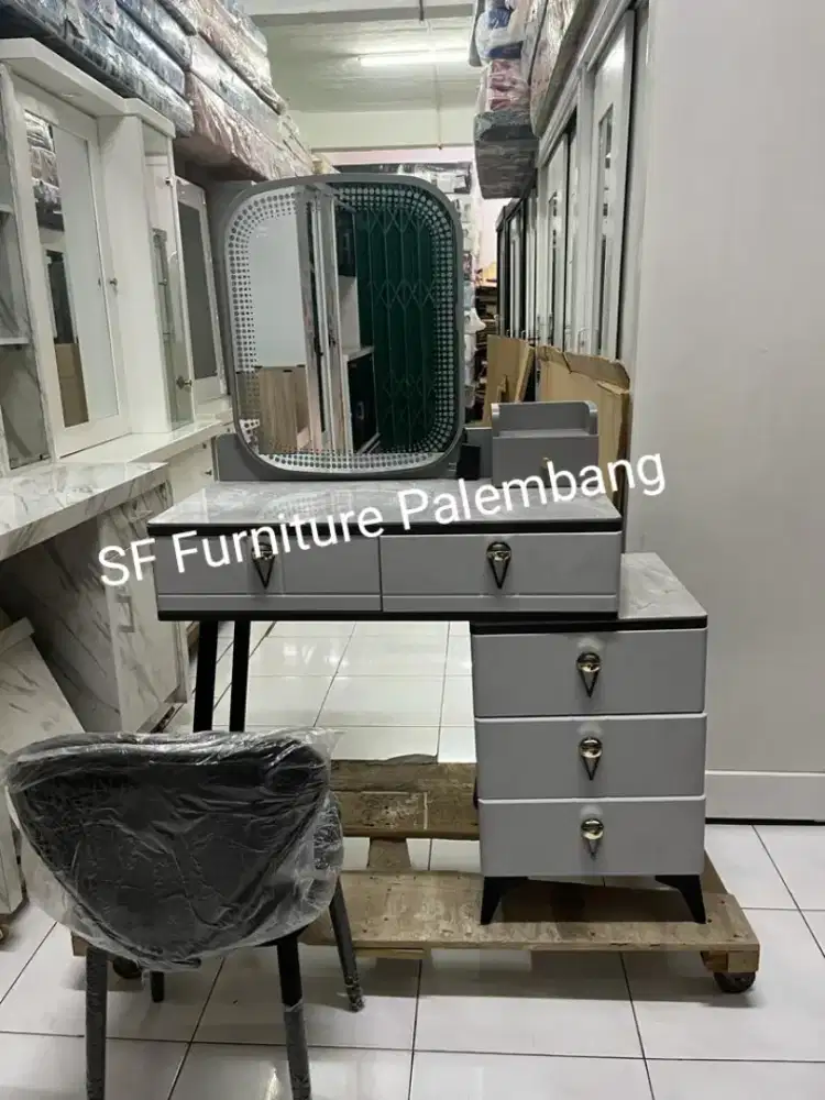 Tolet Minimalis / Meja Rias Minimalis / Meja Hias Minimalis 39