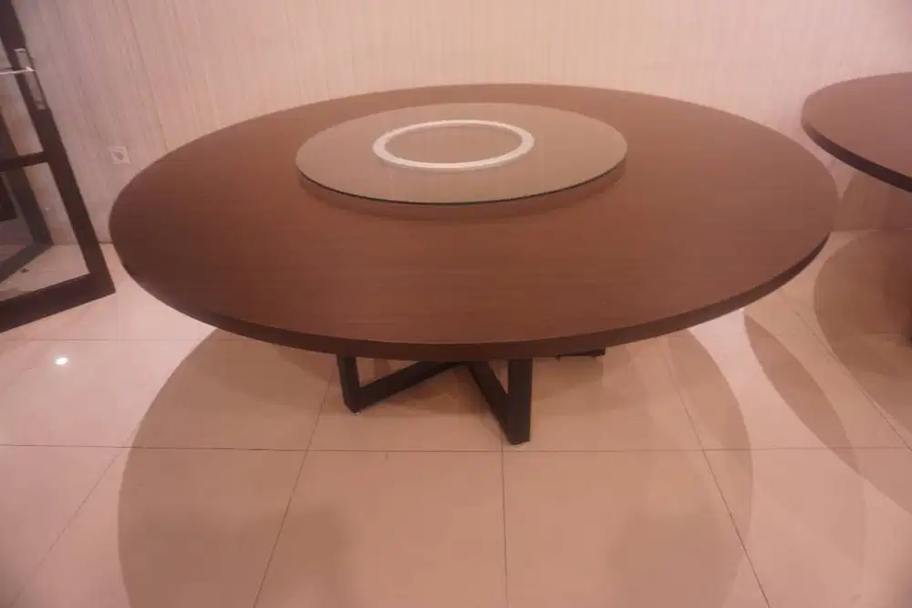 Meja Makan Bulat 200 Cm