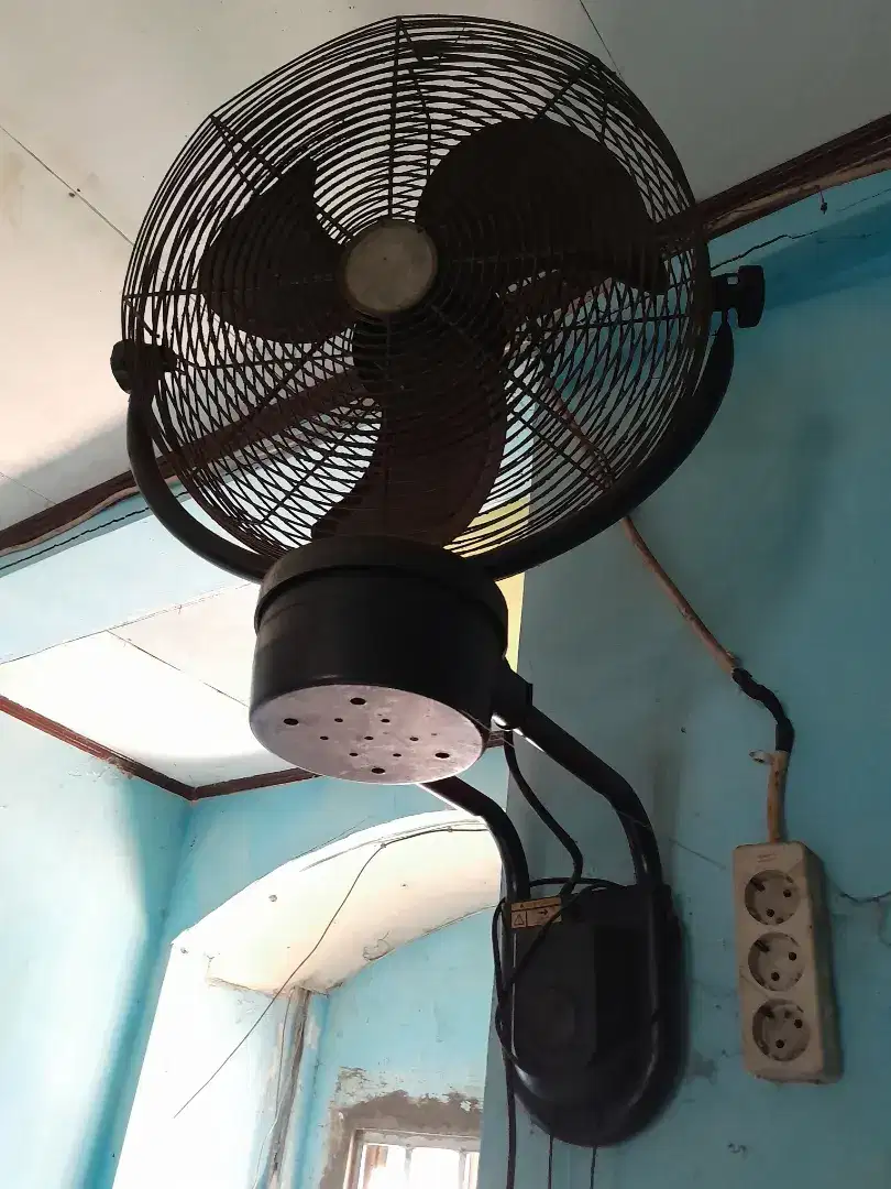 Kipas tornado wall fan 16inch