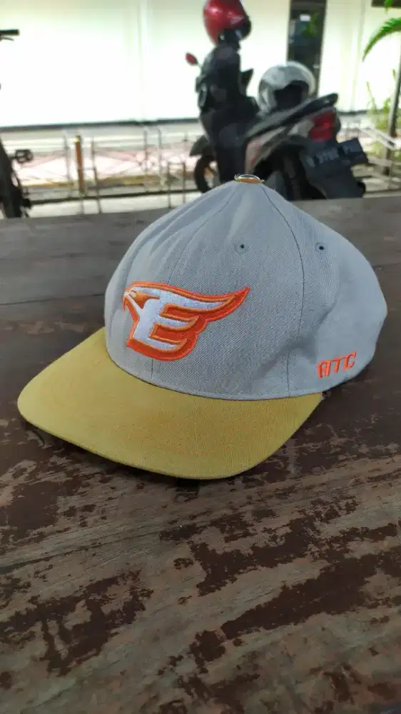 TOPI SNAPBACK YUPOONG CLASSIC x ATC