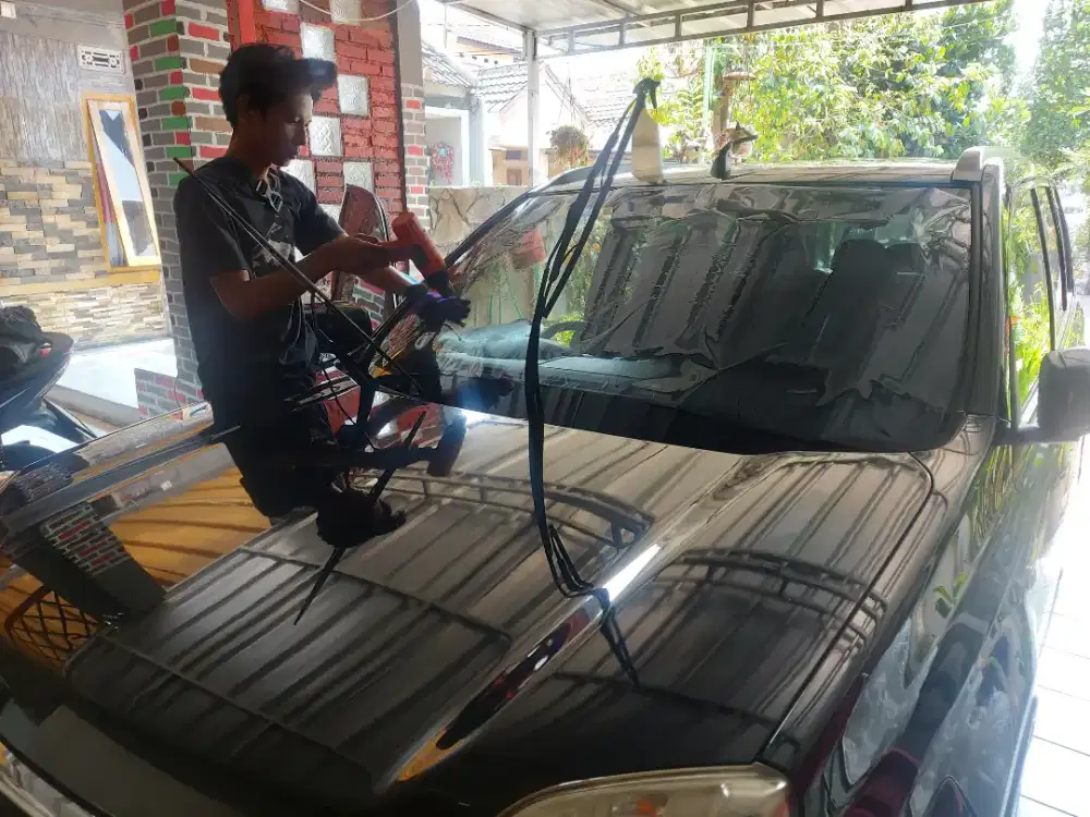 kaca film mobil berbagai merk panggilan