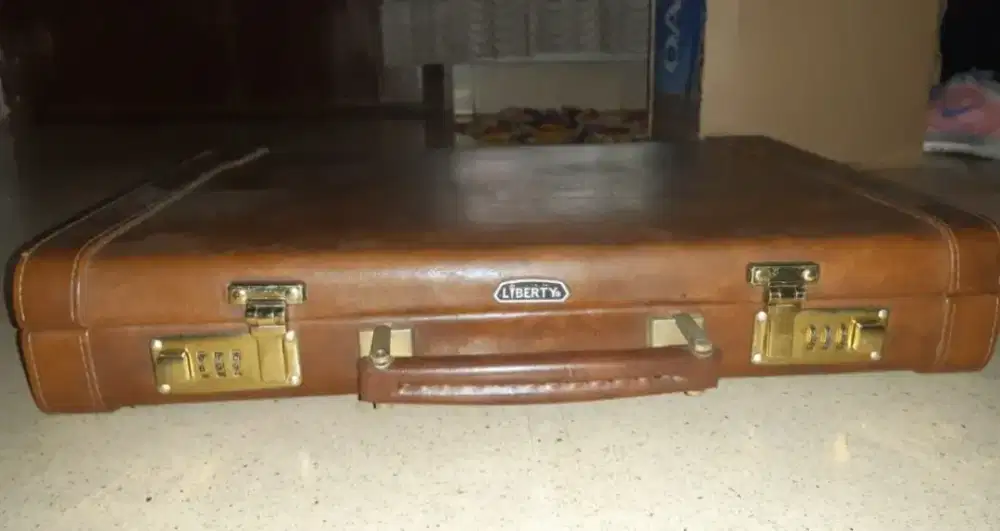 Dijual Cepat & Murah Tas Kerja Kantor Antik Kulit Asli