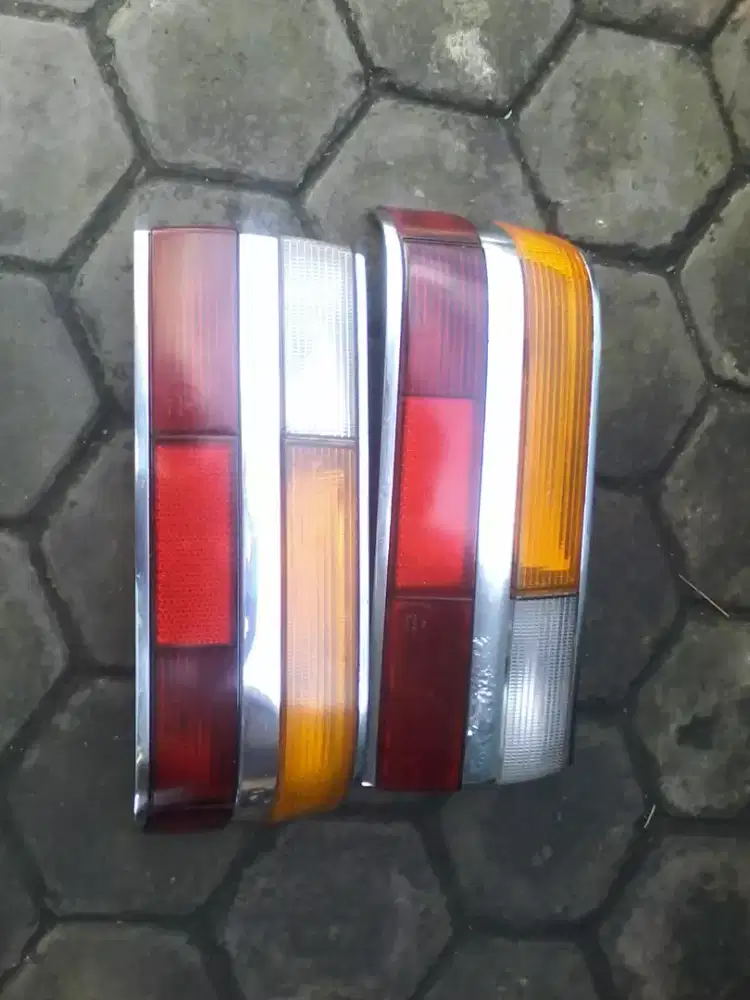 Stoplamp sepasang original copotan BMW e28