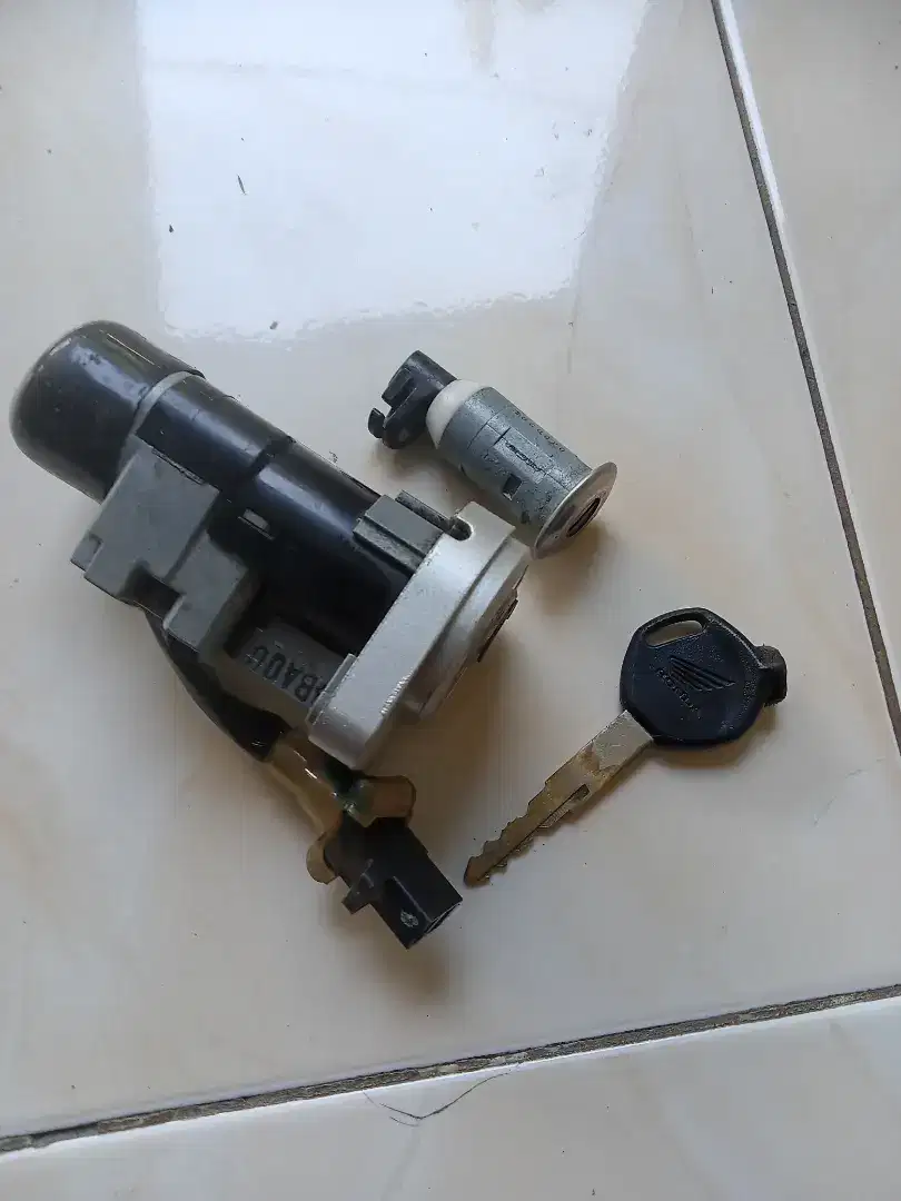 Kunci kontak Spacy Fi / Honda