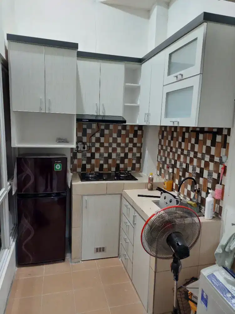 Kitchen set hpl ekonomis menawan