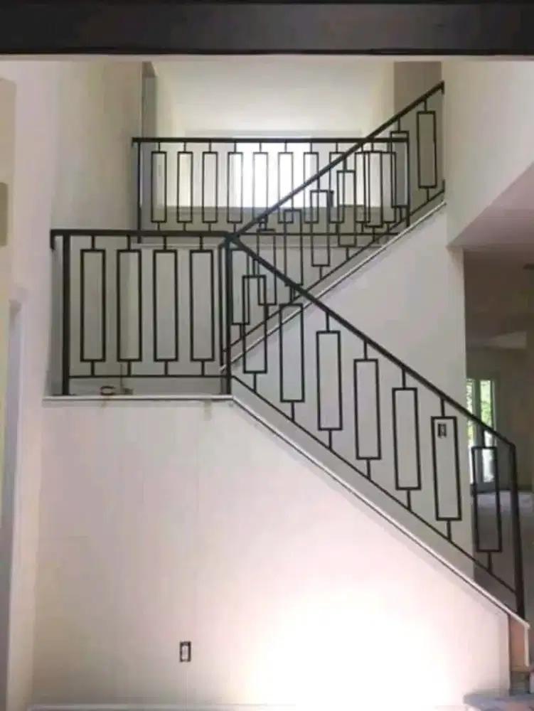 Menerima Pembuatan Railing Tangga Minimalis