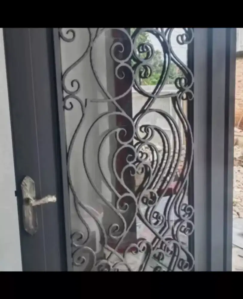 Pintu tempa dooble  kaca