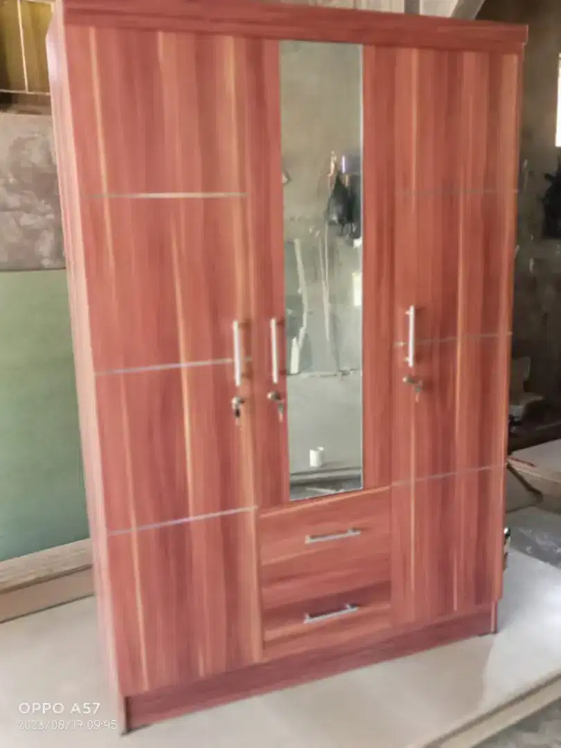 Lemari 3 pintu warna bisa Custom