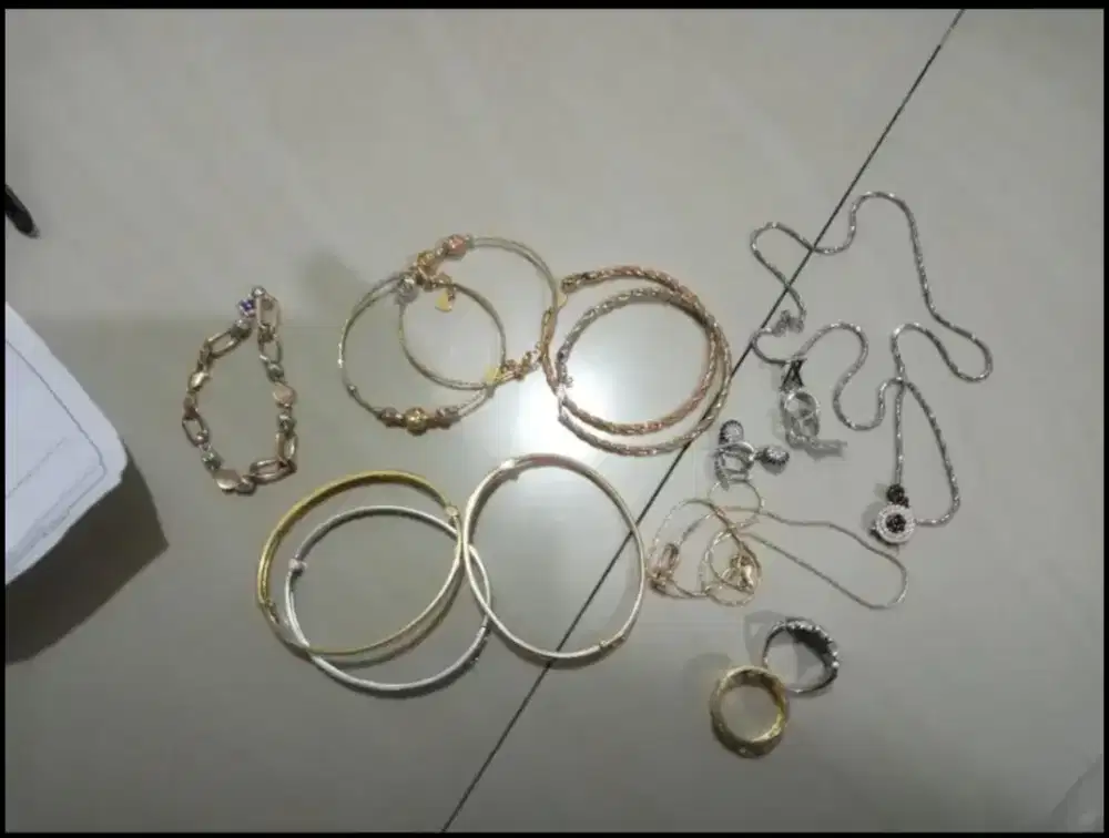 TERIMA EMAS DAN BERLIAN DARI TOKO LAIN