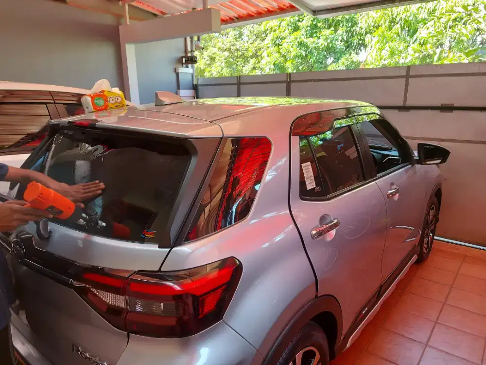 kaca film mobil panggilan ke lokasi anda