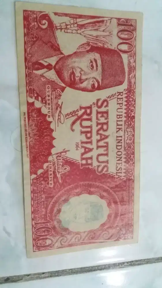Uang kuno kertas rp 100 thn 1964