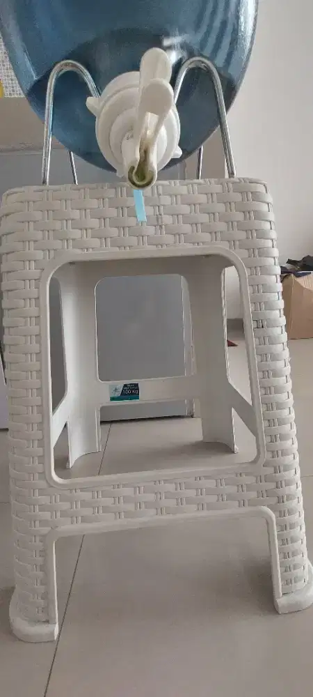 Rak galon plus kursi muat 100kg