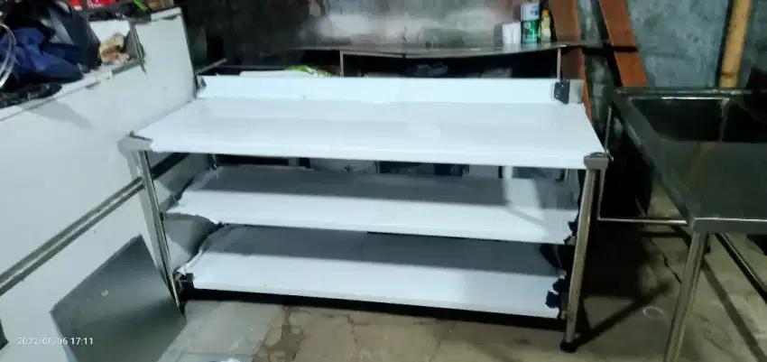 Meja susun Stainless Steel.