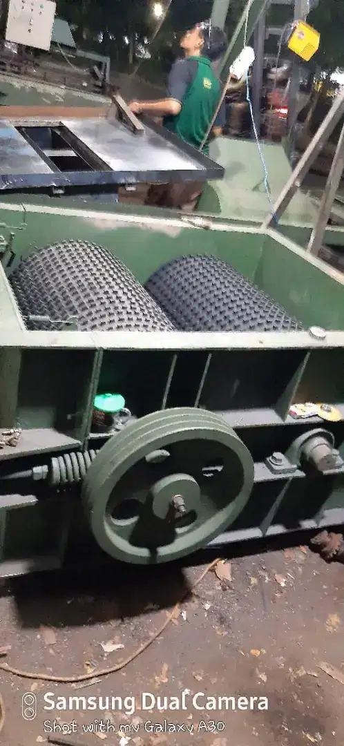 Mesin coal crusher batu bara