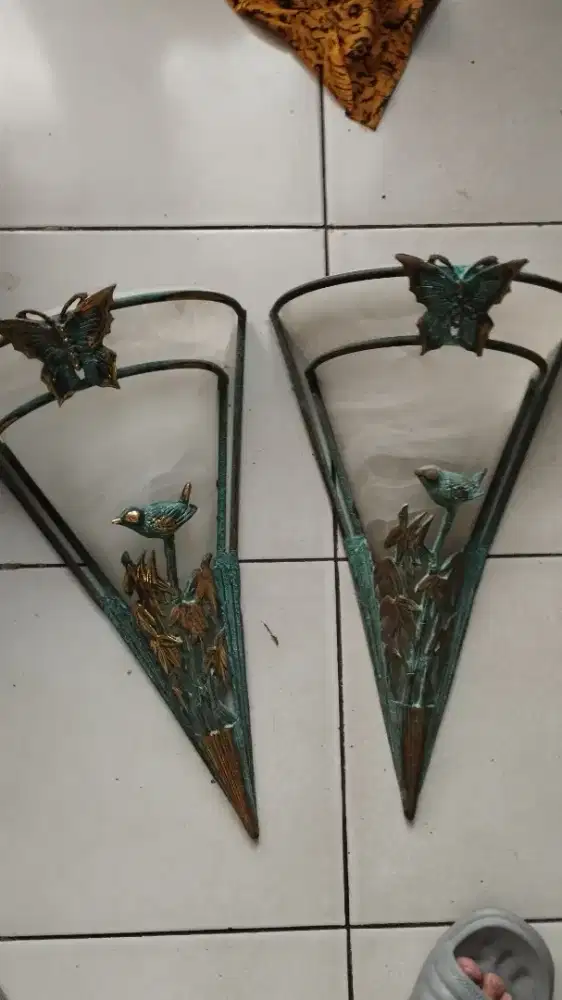 Pajangan lampu kamar.