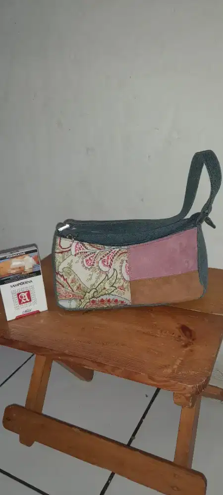Tas wanita kecil unik