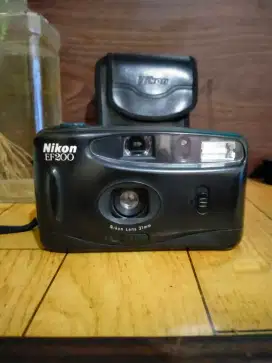 Kamera Nikon EF200