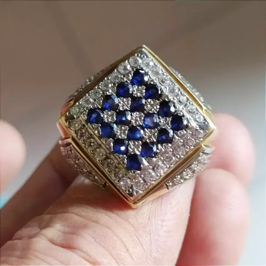 Royal Blue Sapphire. Perak super tebal