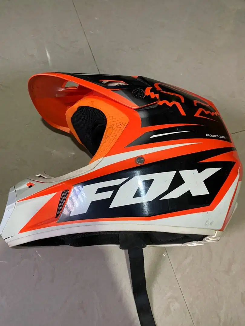 Helm fox v2race