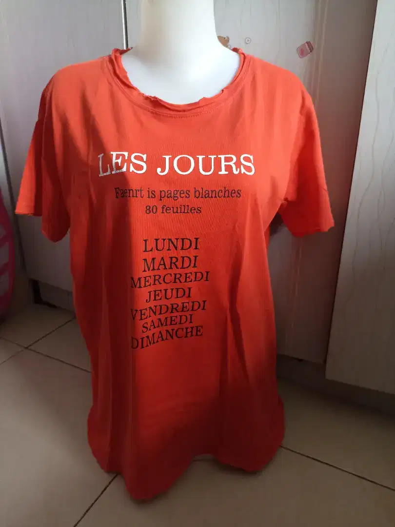 Kaos2 wanita import preloved original sz M-XL