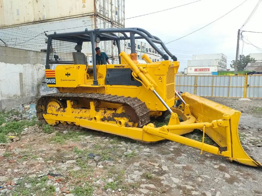 Disewakan mini excavator dan Bulldozer