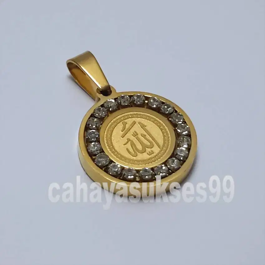 Liontin Titanium Stainless Gold Diamond Allah Kaligrafi 1,8cm LAGD02