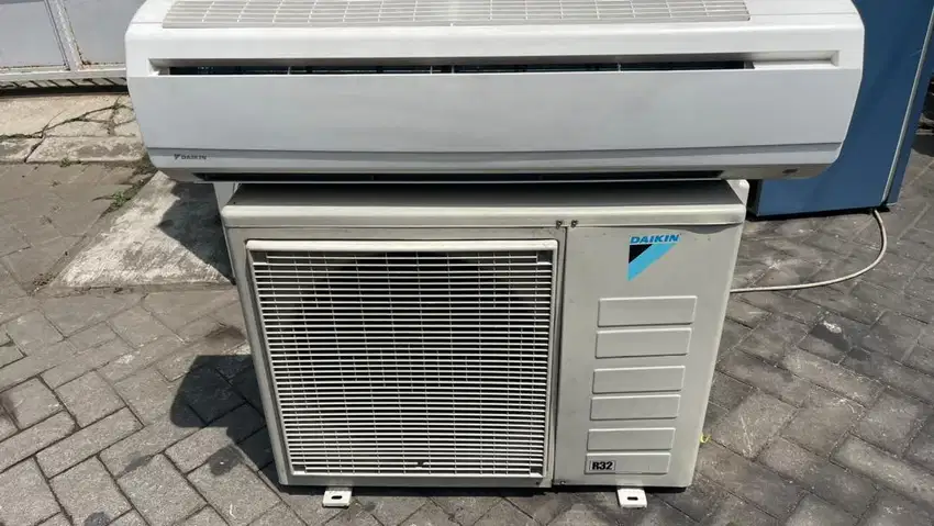 AC Daikin 2 PK R32 Langka harga plus pasang garansi 6 bln dingin jos