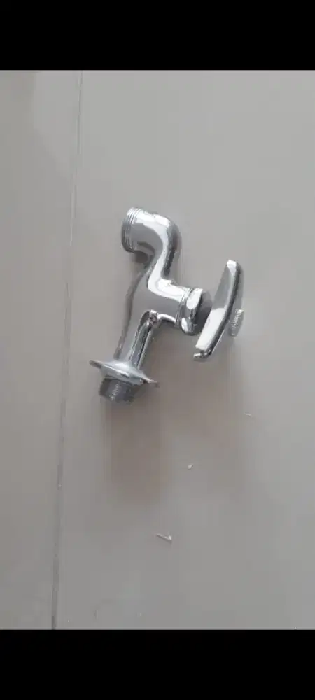 kran air tembok merek SAN EI. anti karat. tahan tekanan tinggi