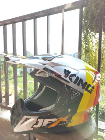 Helm full face store cross