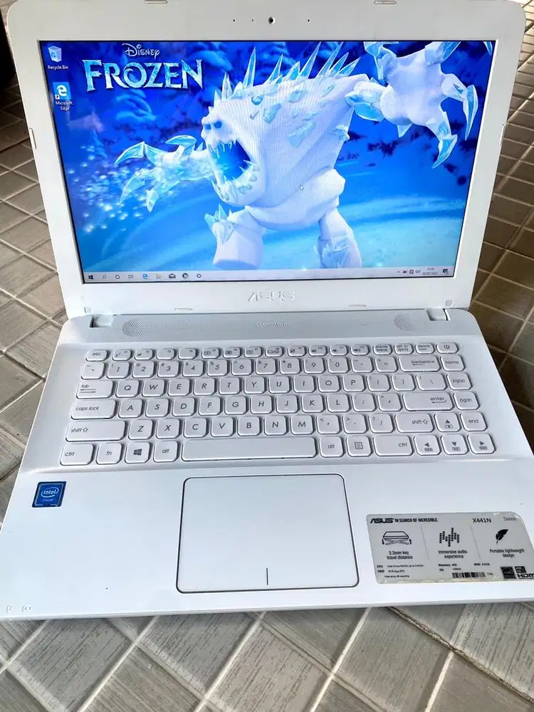 Laptop Asus X441 Putih Mulus SSD