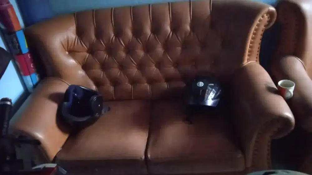 Kursi leopard kancing sekend