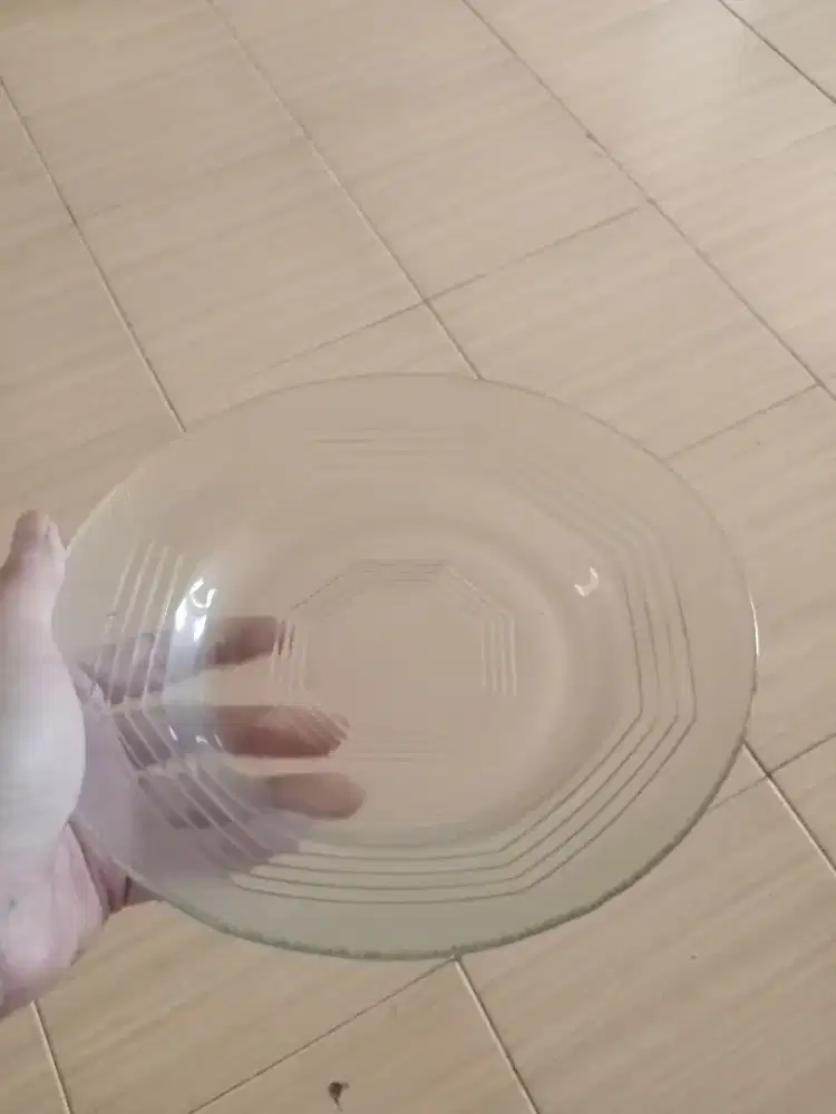 Piring bening transparan tebal