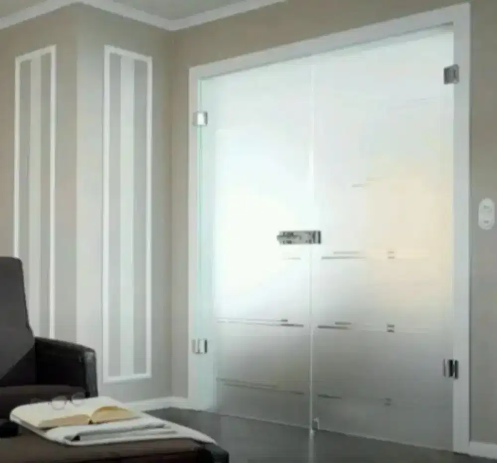 Berikan suasana berbeda pada ruangan dgn stiker Sanblas dan Kaca Film