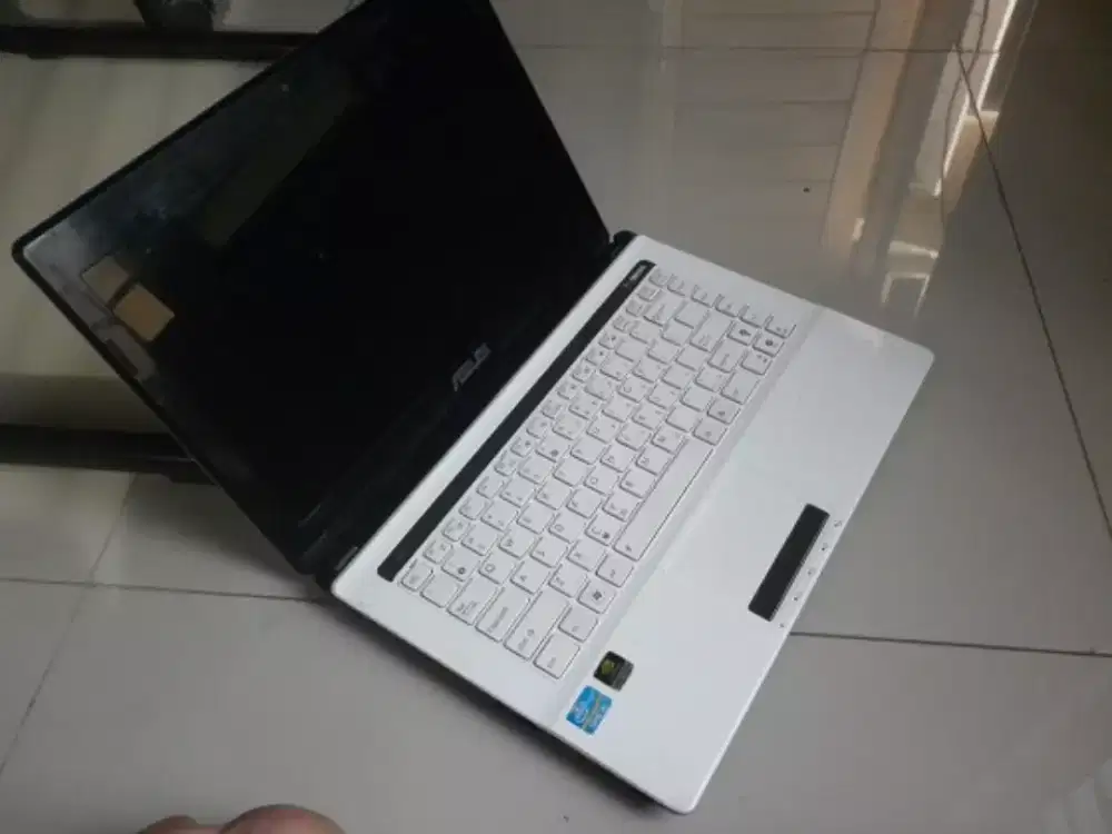 asus corei3 terima harga tinggi kondisi oke gak pakai lama