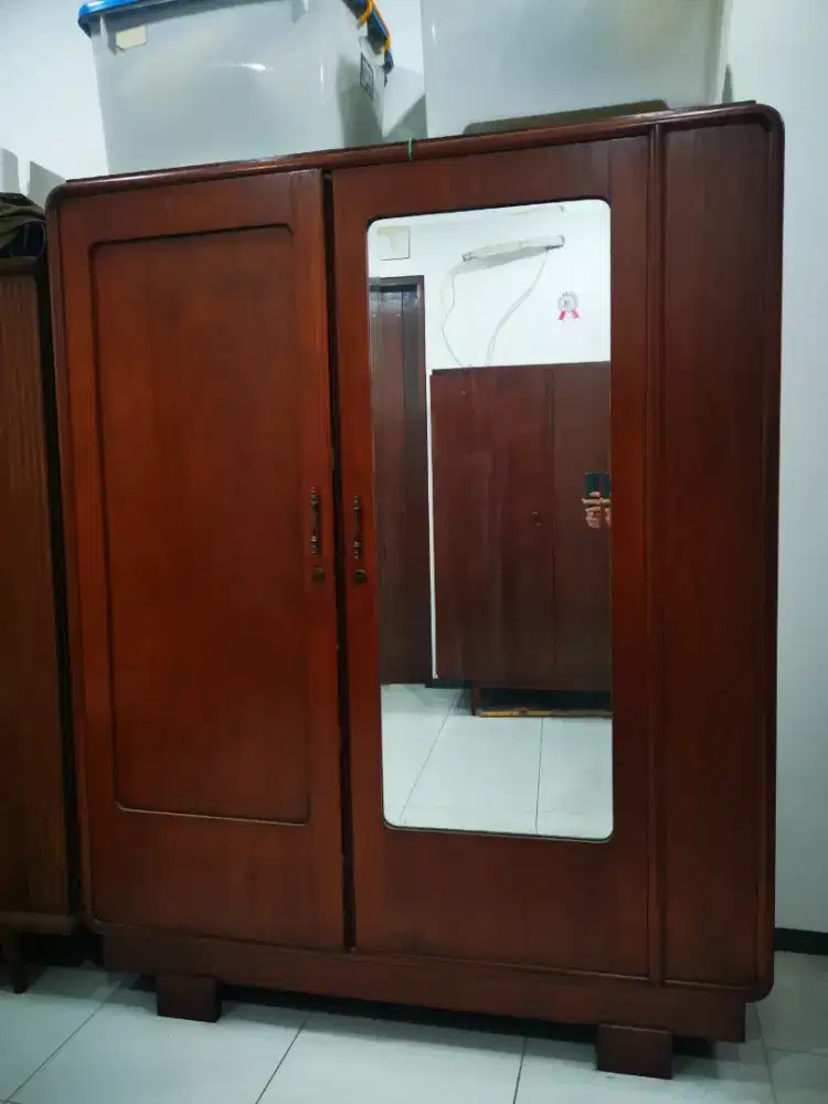 Lemari jati solid vintage th 60 an