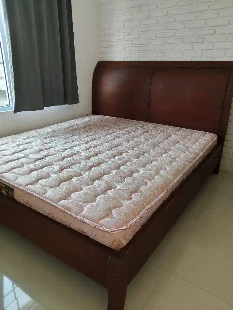 Tempat tidur + kasur