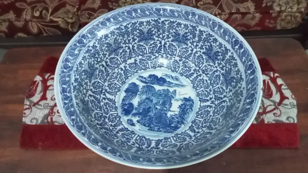 Baskom barang antik ukuran besar